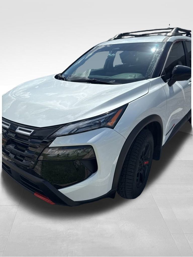 2025 Nissan Rogue SV photo 3