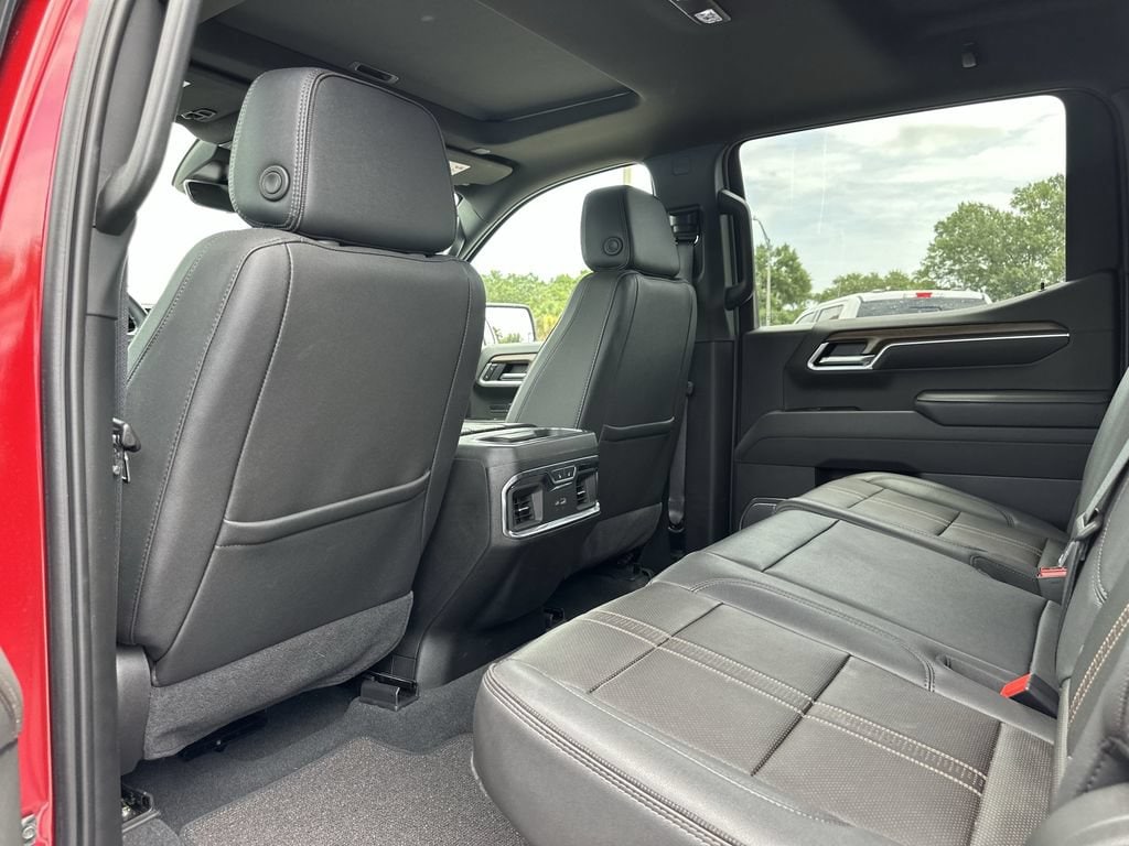 2025 Chevrolet Silverado 1500 High Country - Photo 17