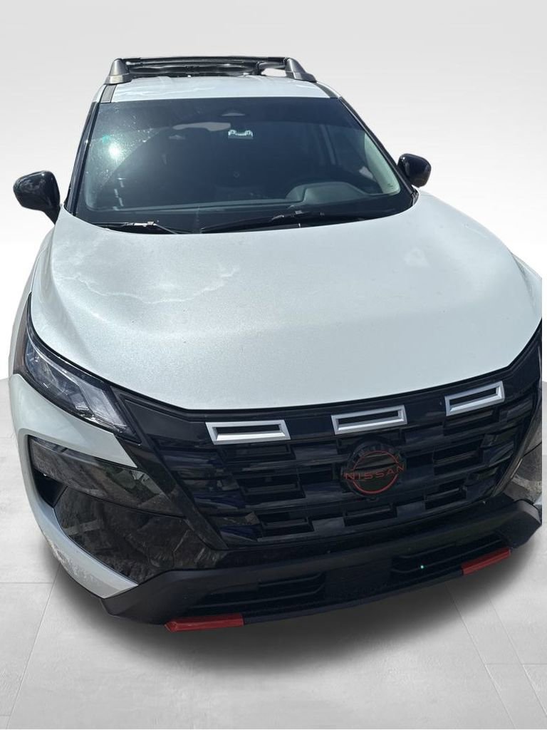 2025 Nissan Rogue SV photo 2