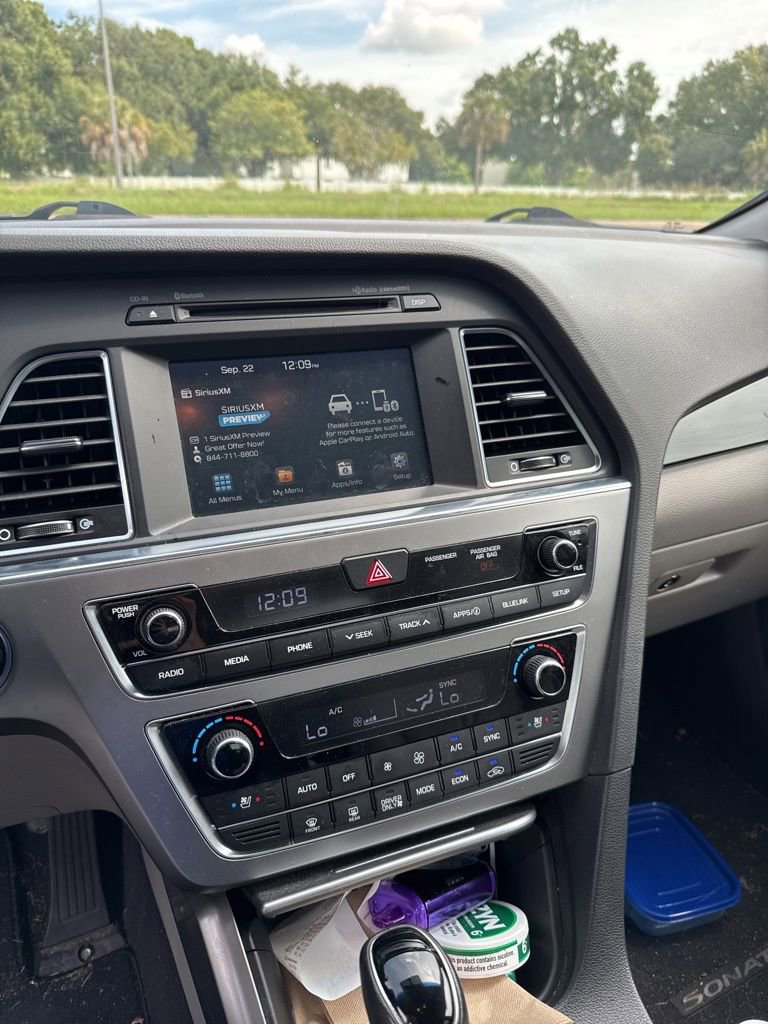 2017 Hyundai Sonata Hybrid Limited photo 2