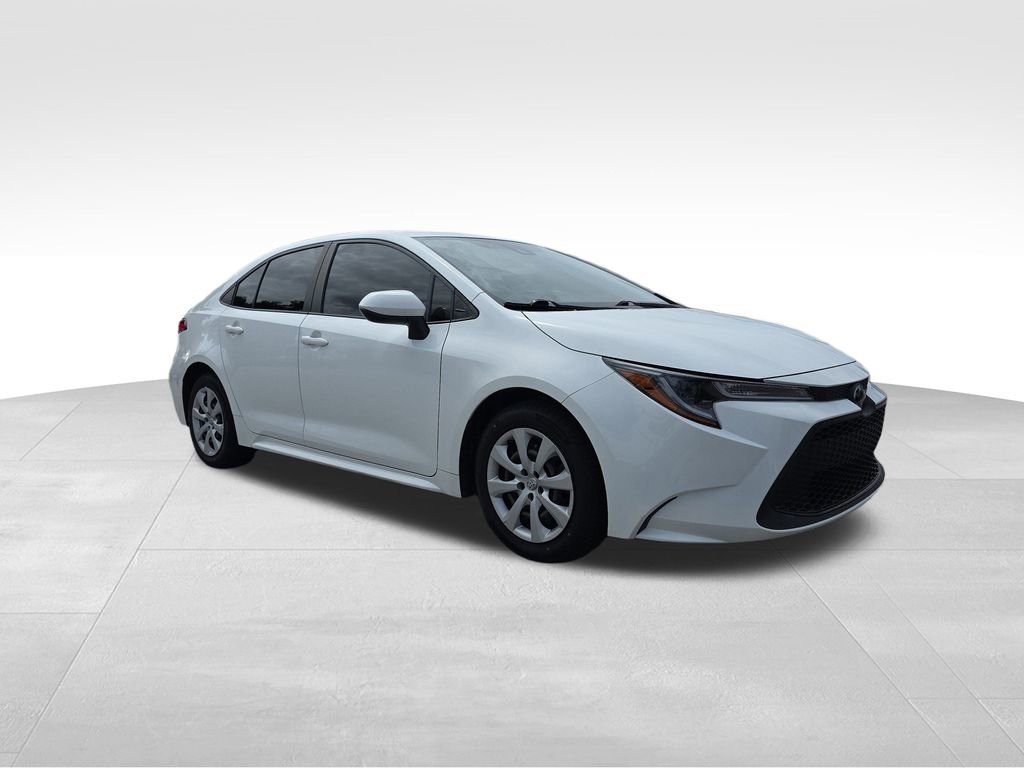 2022 Toyota Corolla LE photo 2