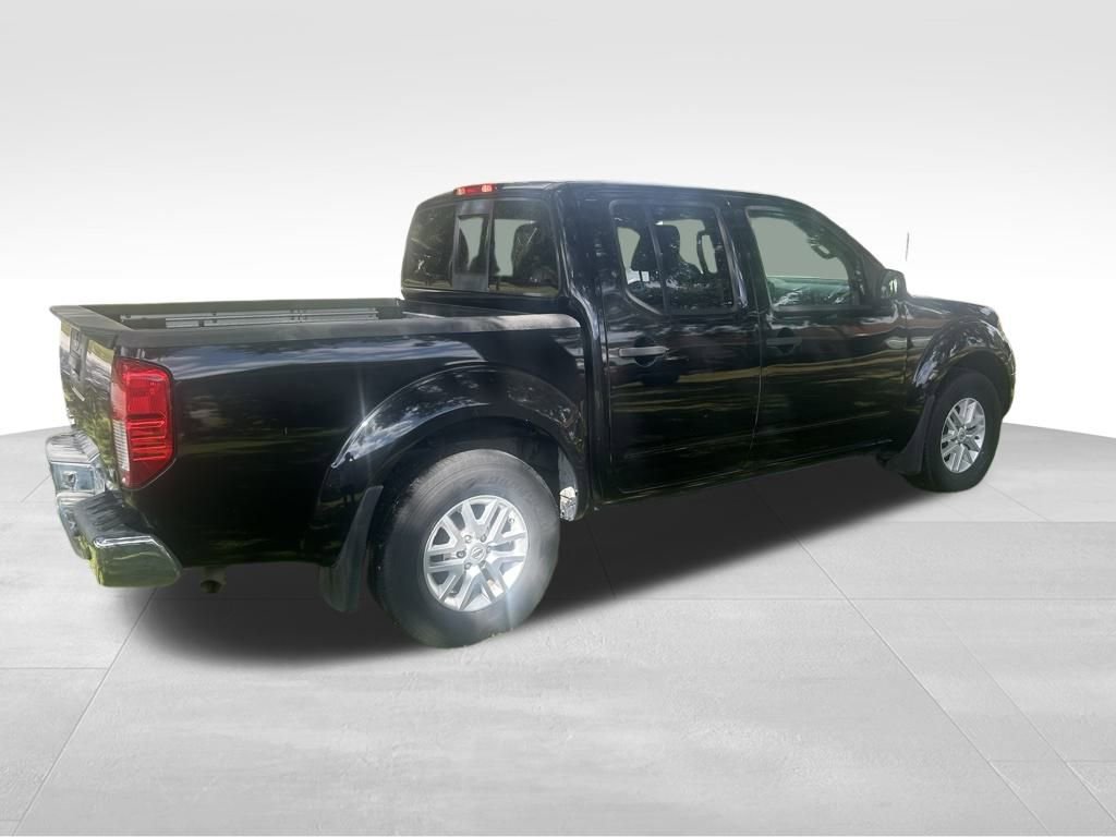 2017 Nissan Frontier SV photo 2