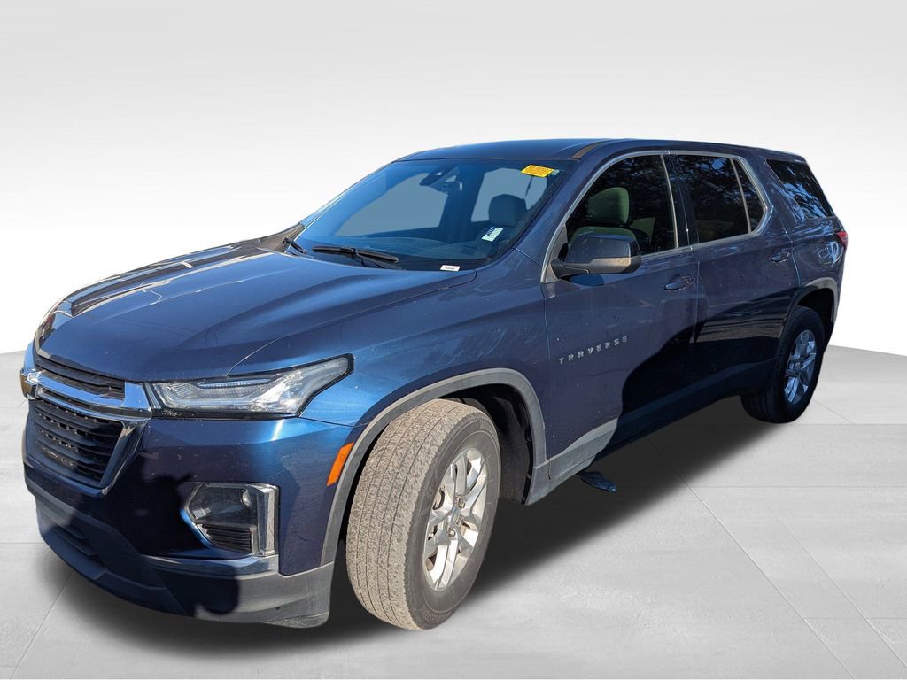 2022 Chevrolet Traverse LS photo 3