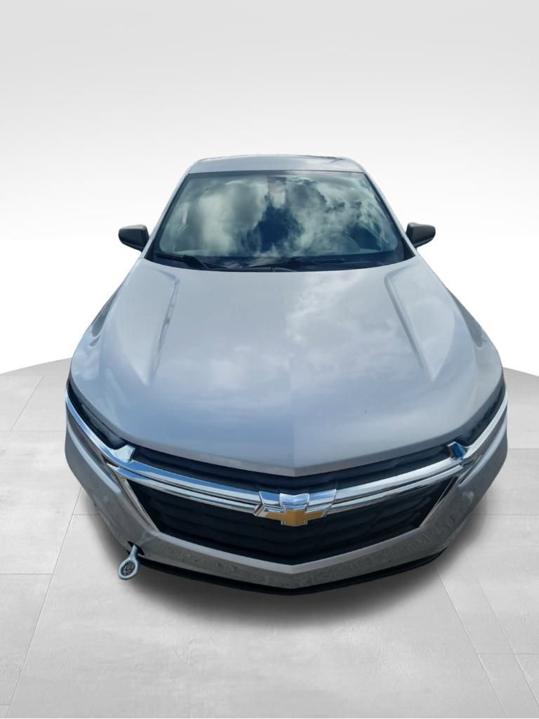 2022 Chevrolet Equinox LS photo 2