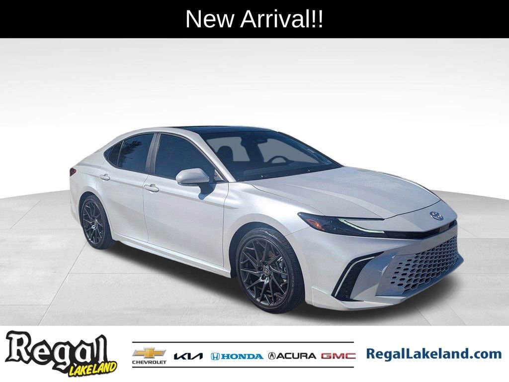 2025 Toyota Camry XSE's photo