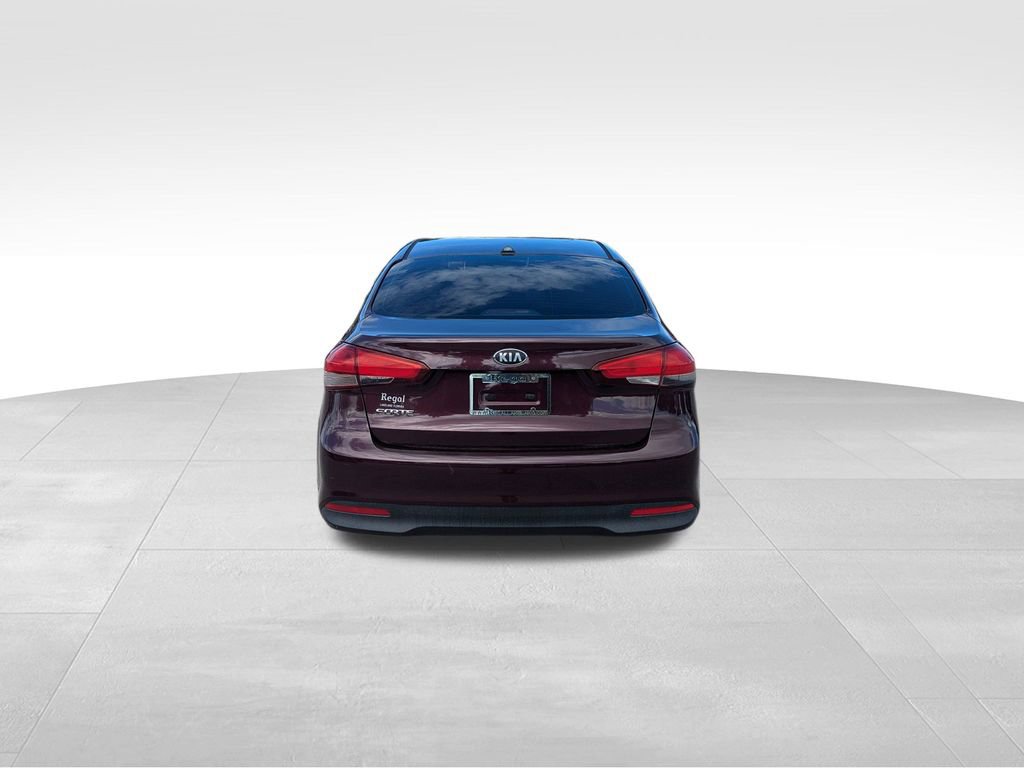 2017 Kia Forte LX Base photo 4