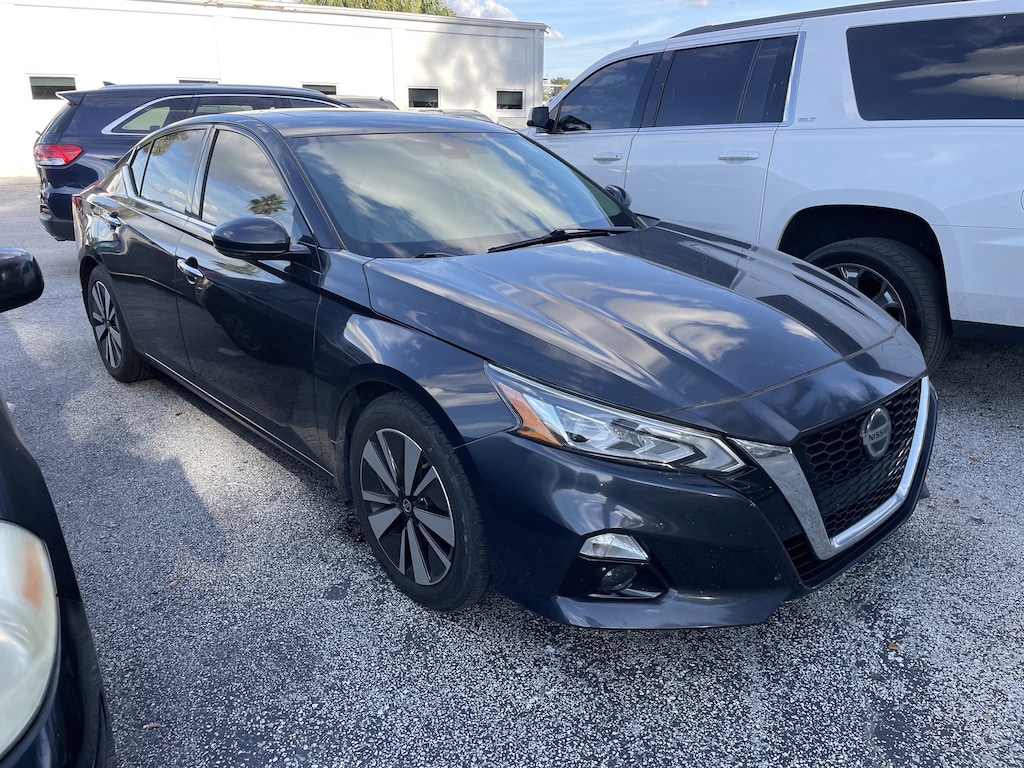 Used 2021 Nissan Altima 2.5 SL Sedan