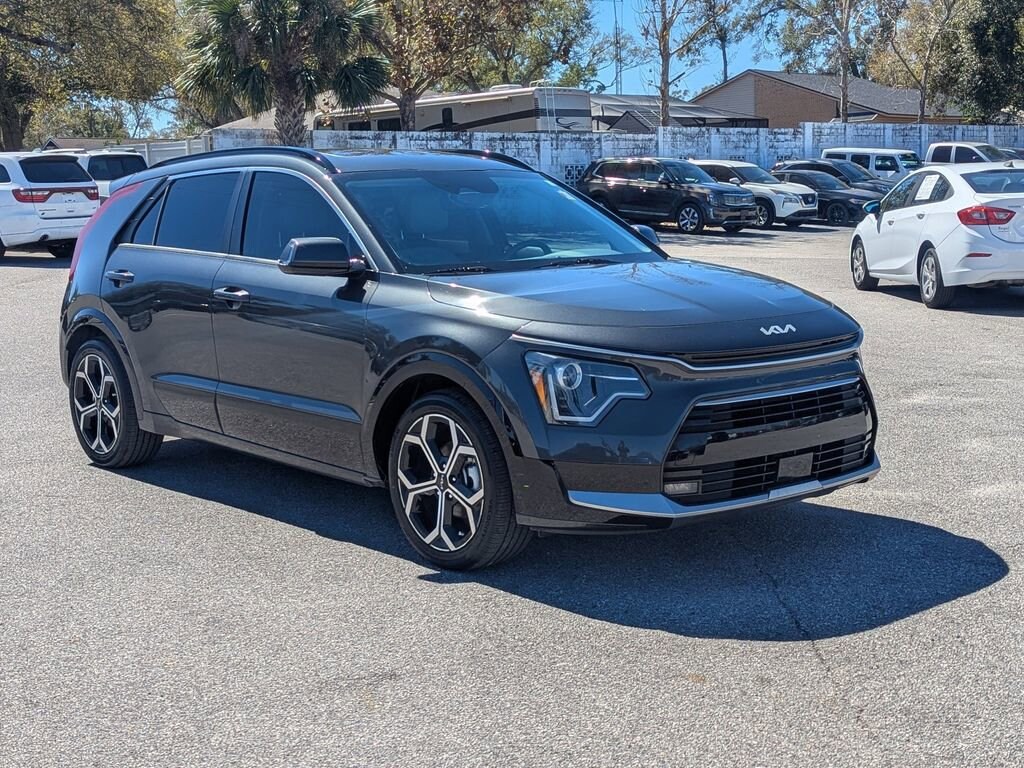 Certified 2023 Kia Niro EX Touring SUV