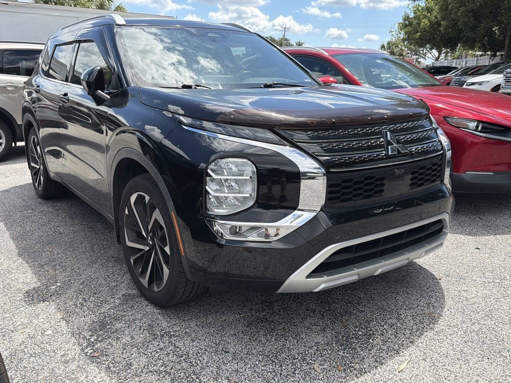 2022 Mitsubishi Outlander SEL FWD's photo
