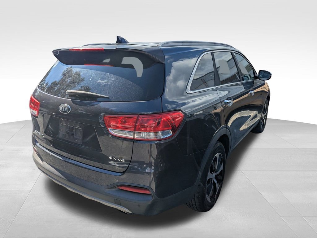 2016 Kia Sorento EX photo 2