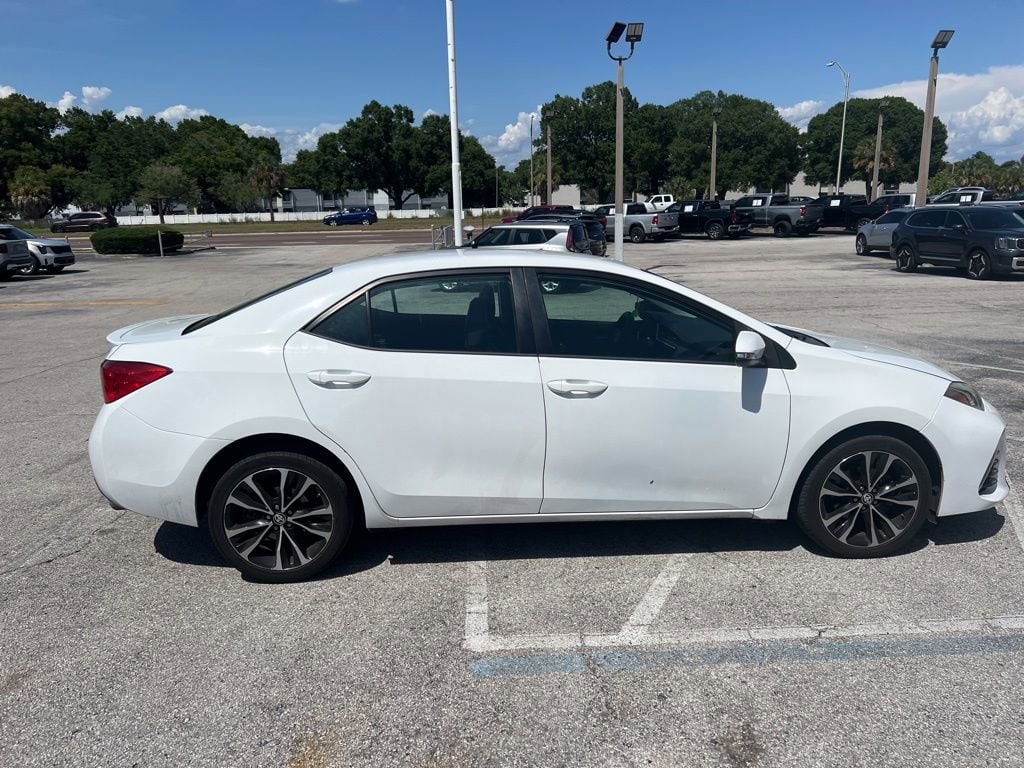 2018 Toyota Corolla SE AT's photo