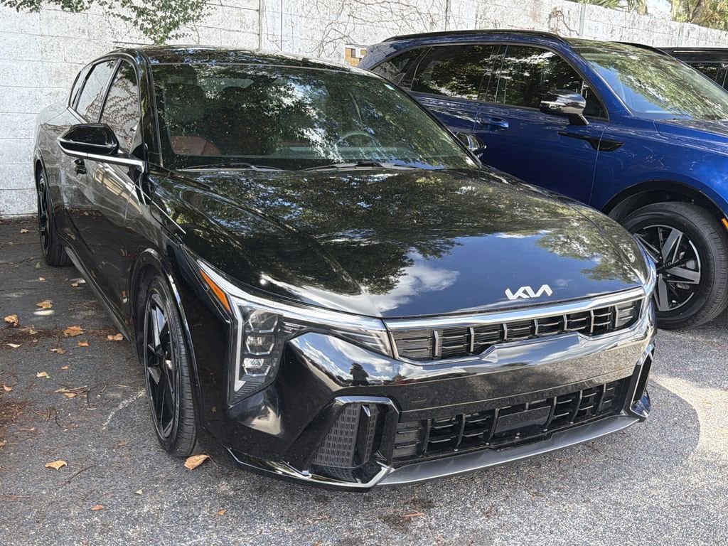 2025 Kia K4 GT-Line AT's photo