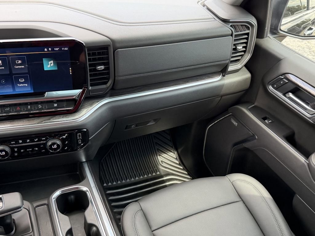 2026 Chevrolet Silverado 1500 LTZ - Photo 15