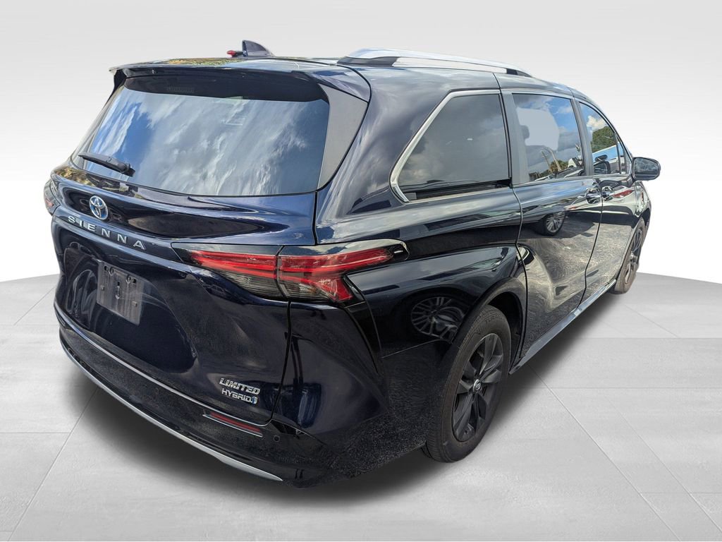 2023 Toyota Sienna Limited photo 2