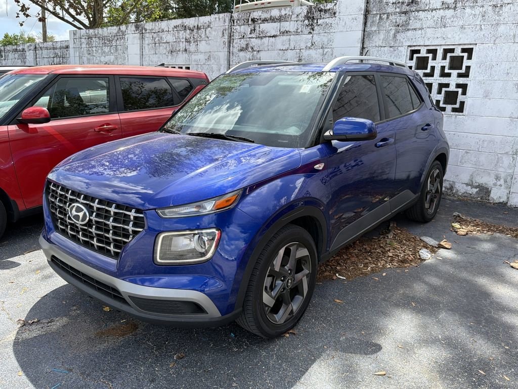 Used 2023 Hyundai Venue SEL SUV