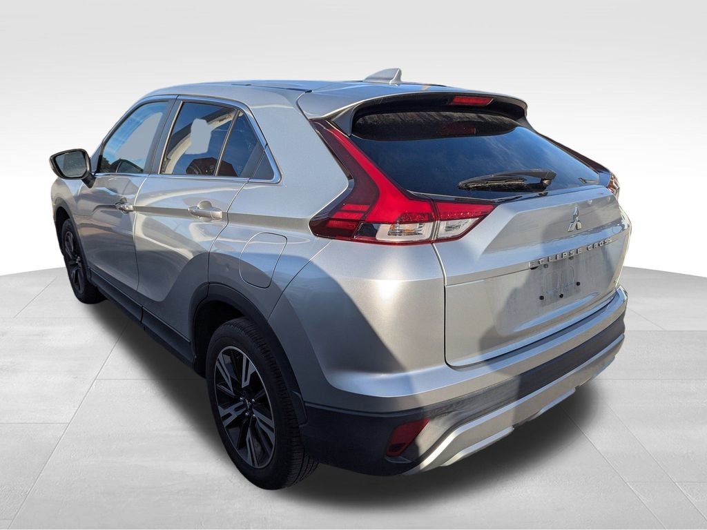 2023 Mitsubishi Eclipse Cross LE photo 3