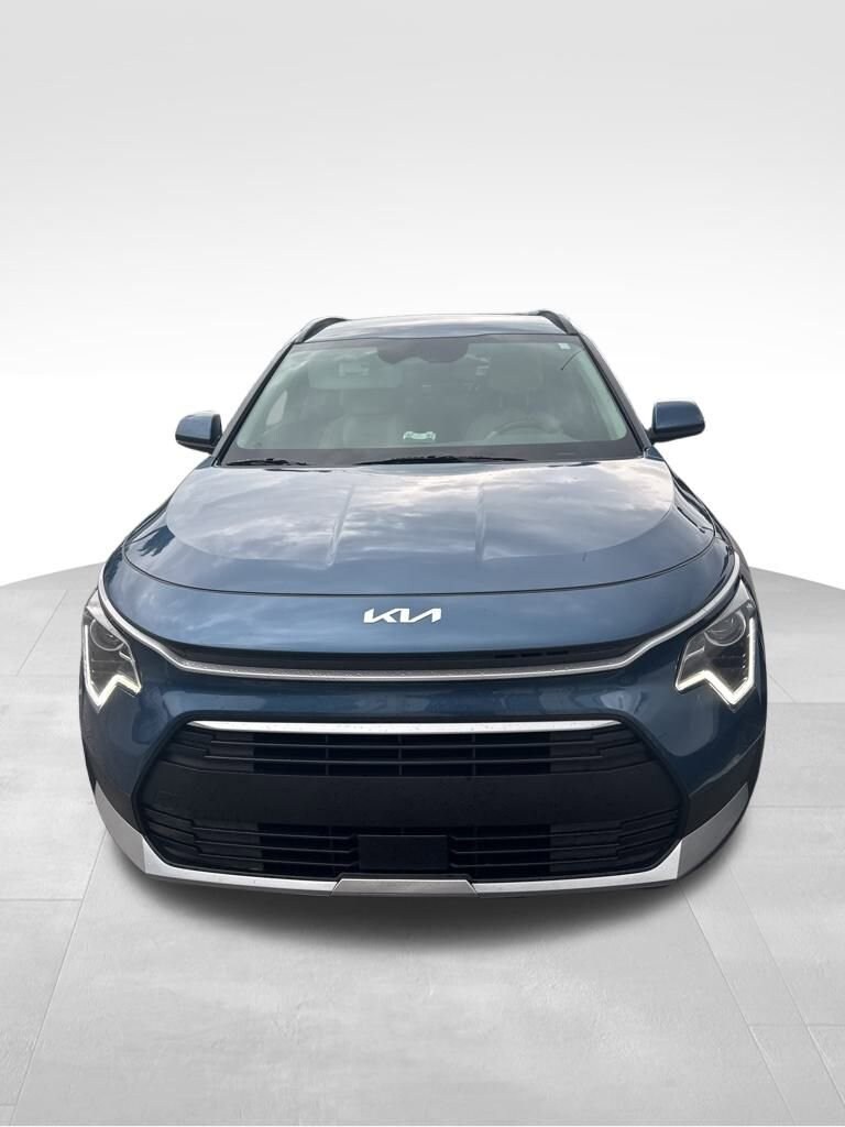 2025 Kia Niro EX photo 2