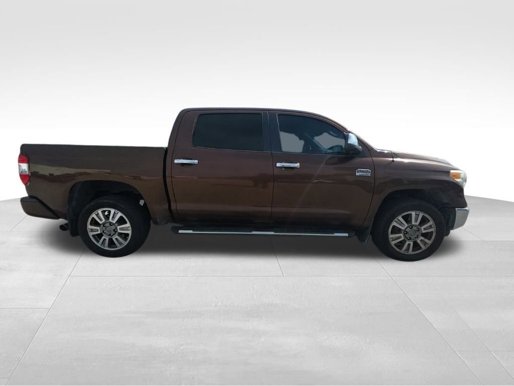 2017 Toyota Tundra CrewMax photo 4