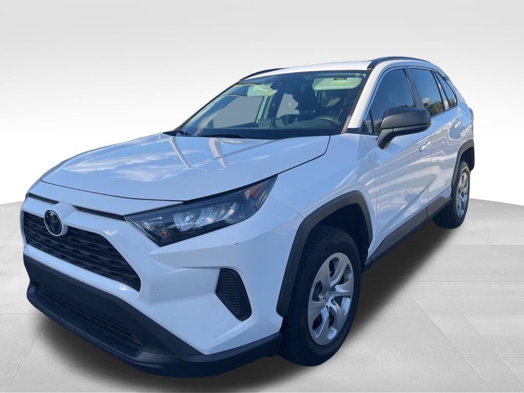 2021 Toyota RAV4 LE photo 3