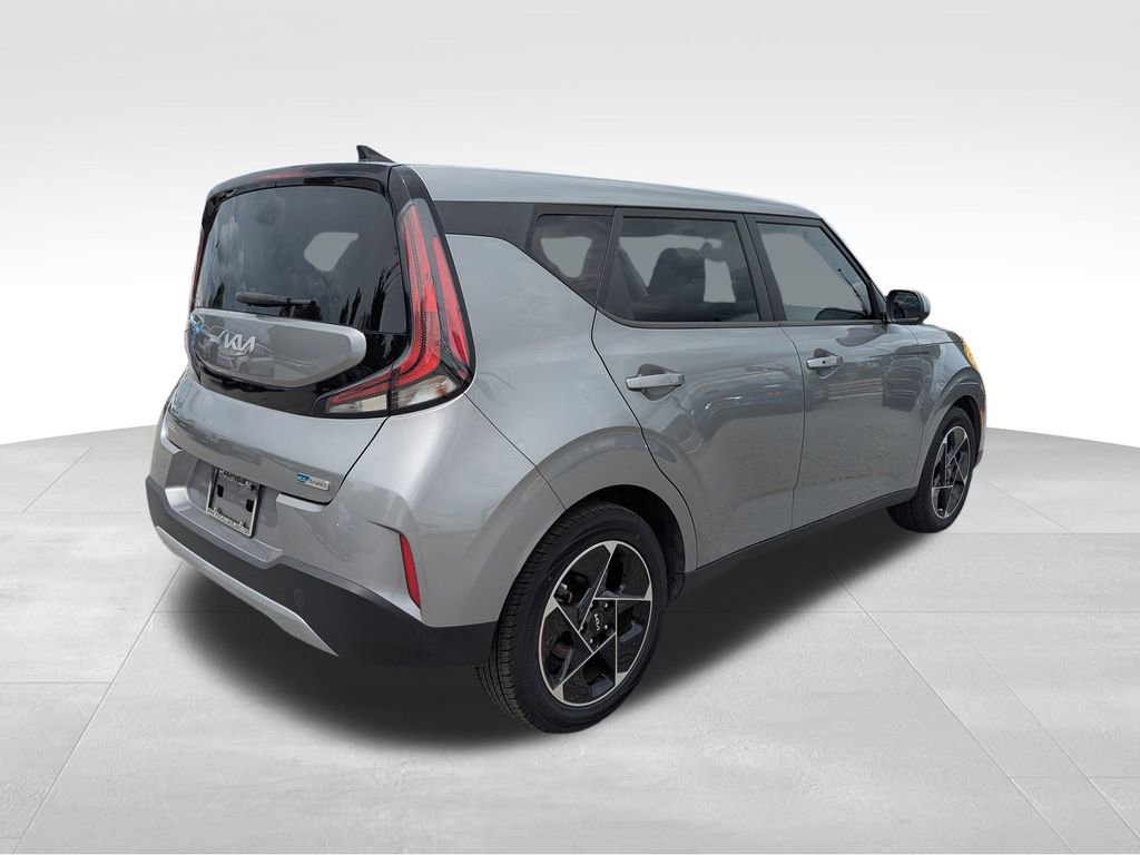 2023 Kia Soul EX photo 3