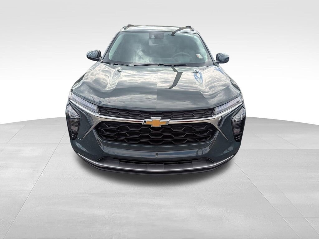 Used 2025 Chevrolet Trax LT SUV