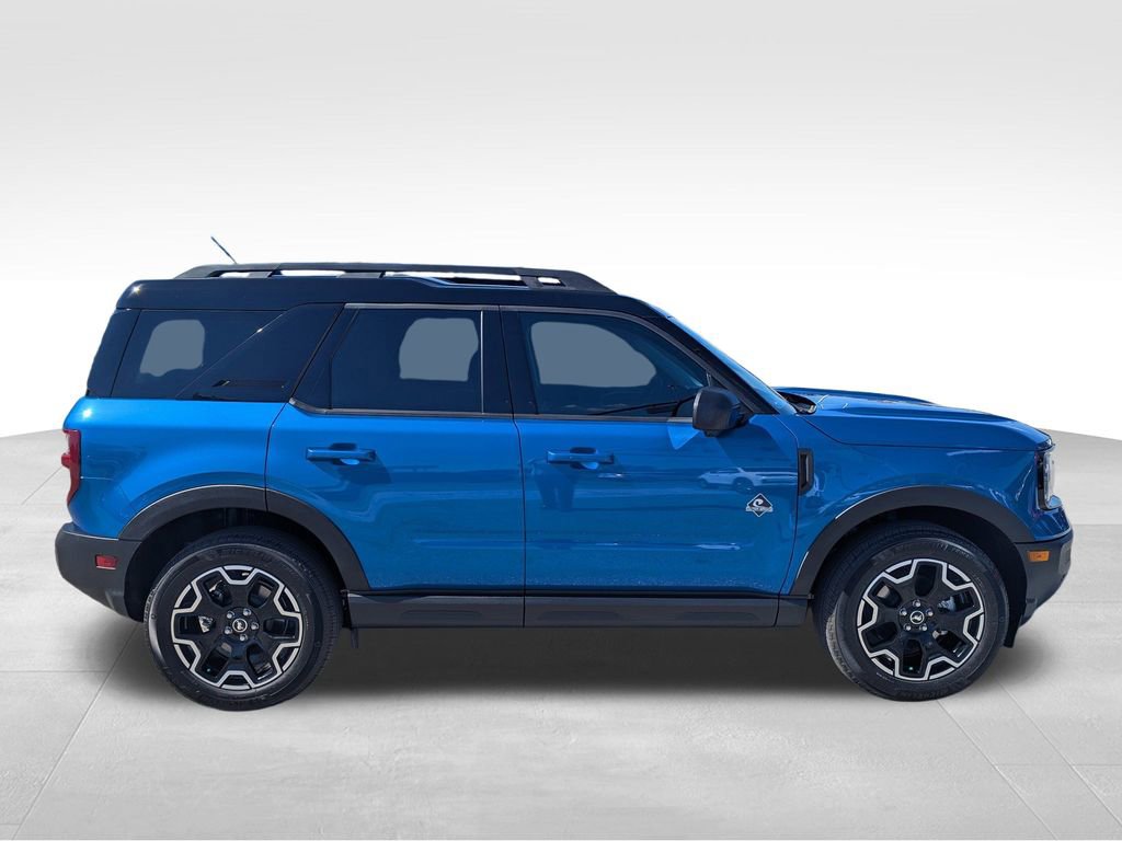 2025 Ford Bronco Sport Outer Banks photo 3