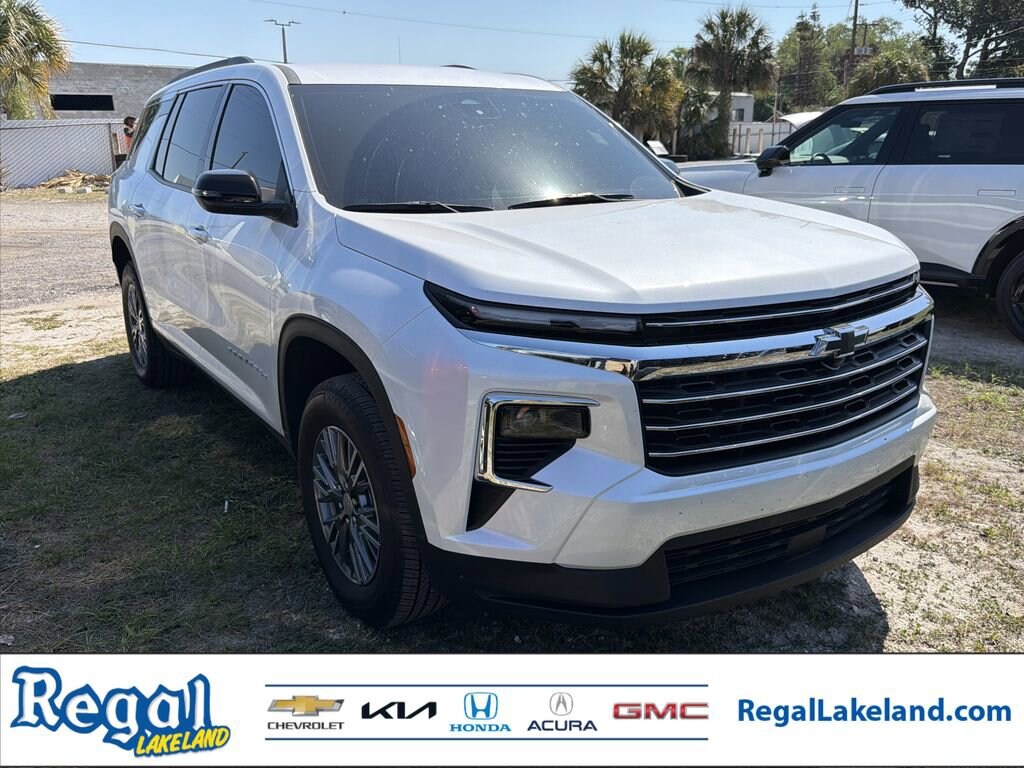 Used 2025 Chevrolet Traverse FWD LT SUV