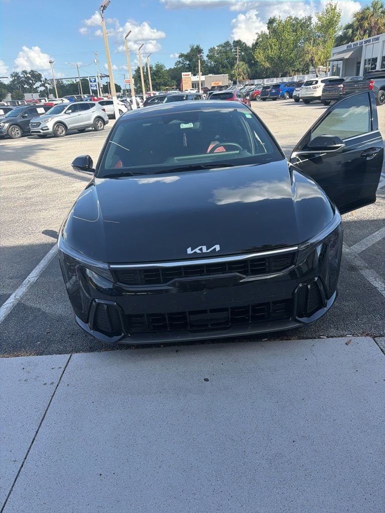 2025 Kia K4 GT-Line AT's photo