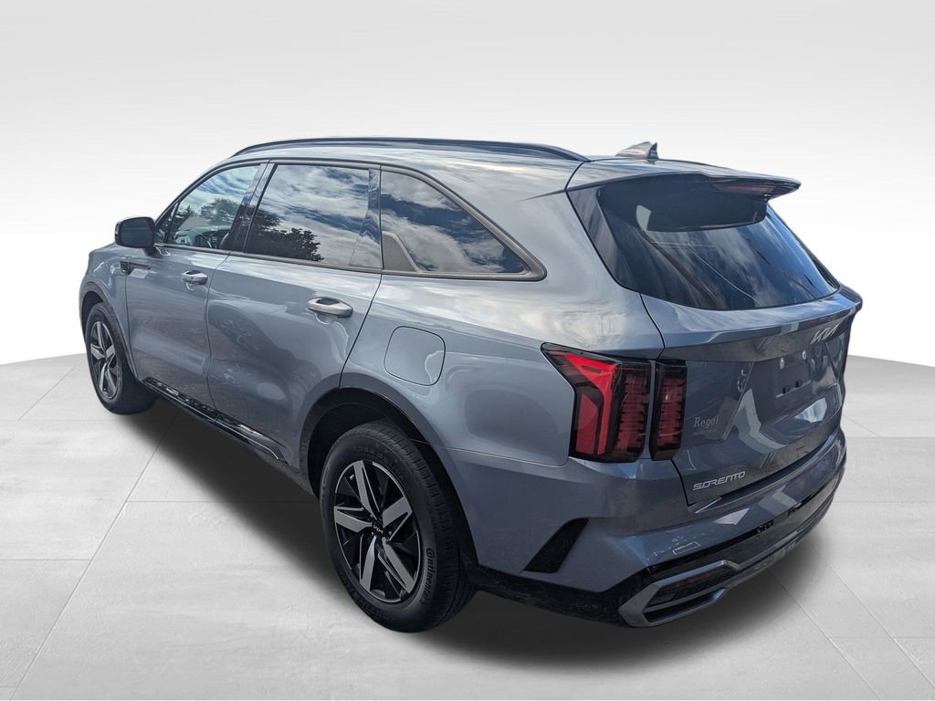 2023 Kia Sorento S photo 2