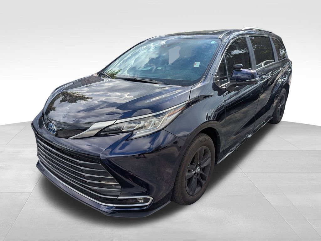2023 Toyota Sienna Limited photo 4