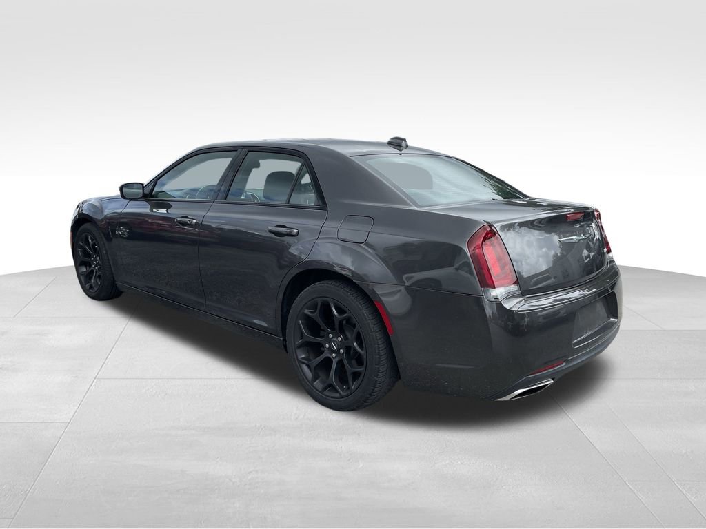2019 Chrysler 300 Touring photo 3
