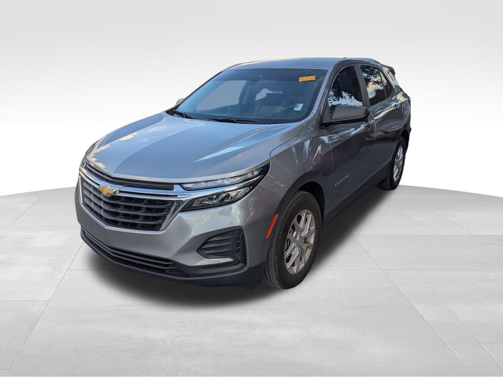 2023 Chevrolet Equinox LS photo 3