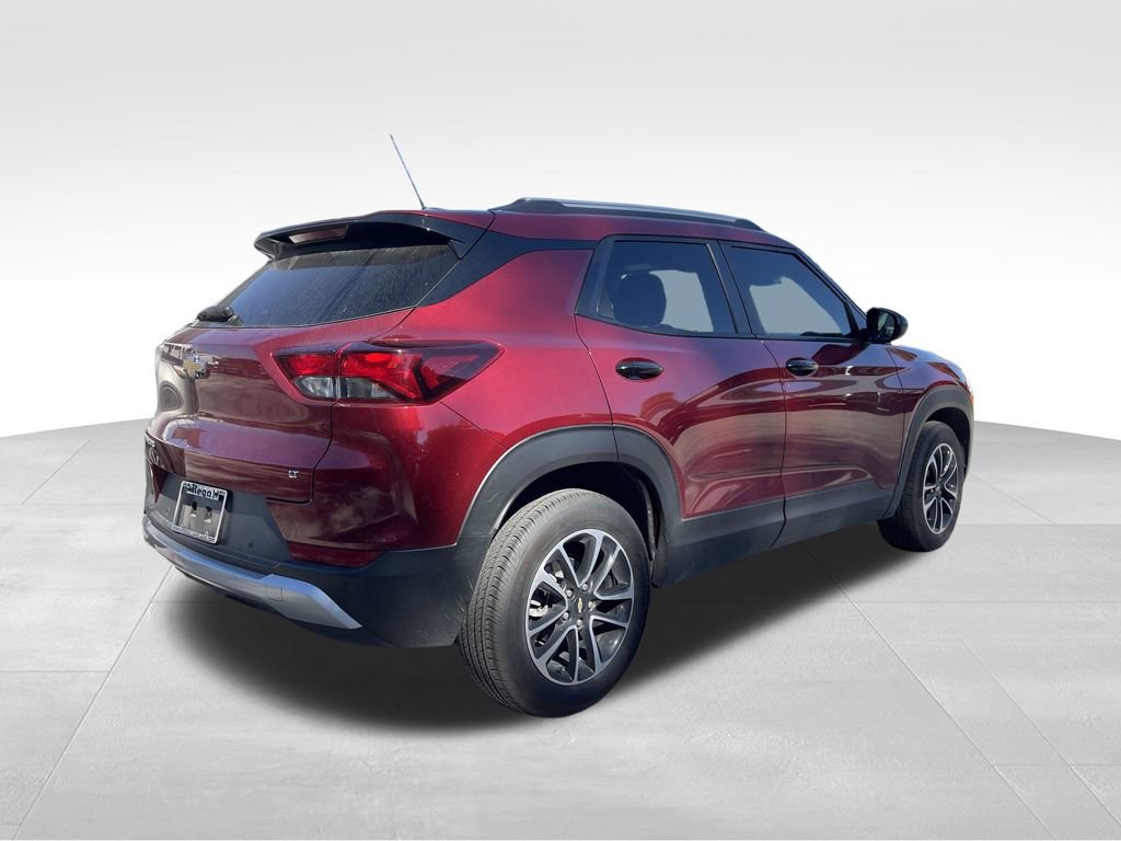2024 Chevrolet Trailblazer LT photo 2