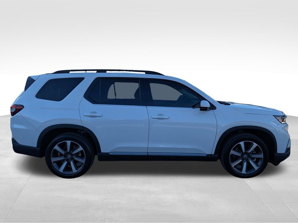 2025 Honda Pilot Touring photo 2