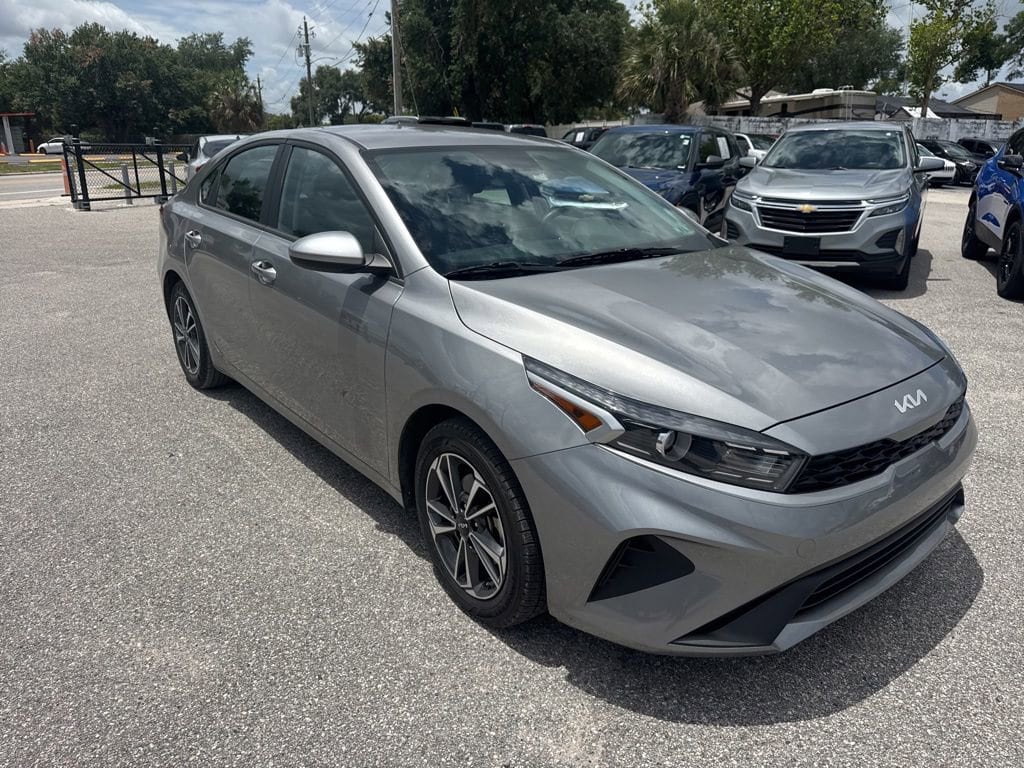 2023 Kia Forte LXS AT's photo