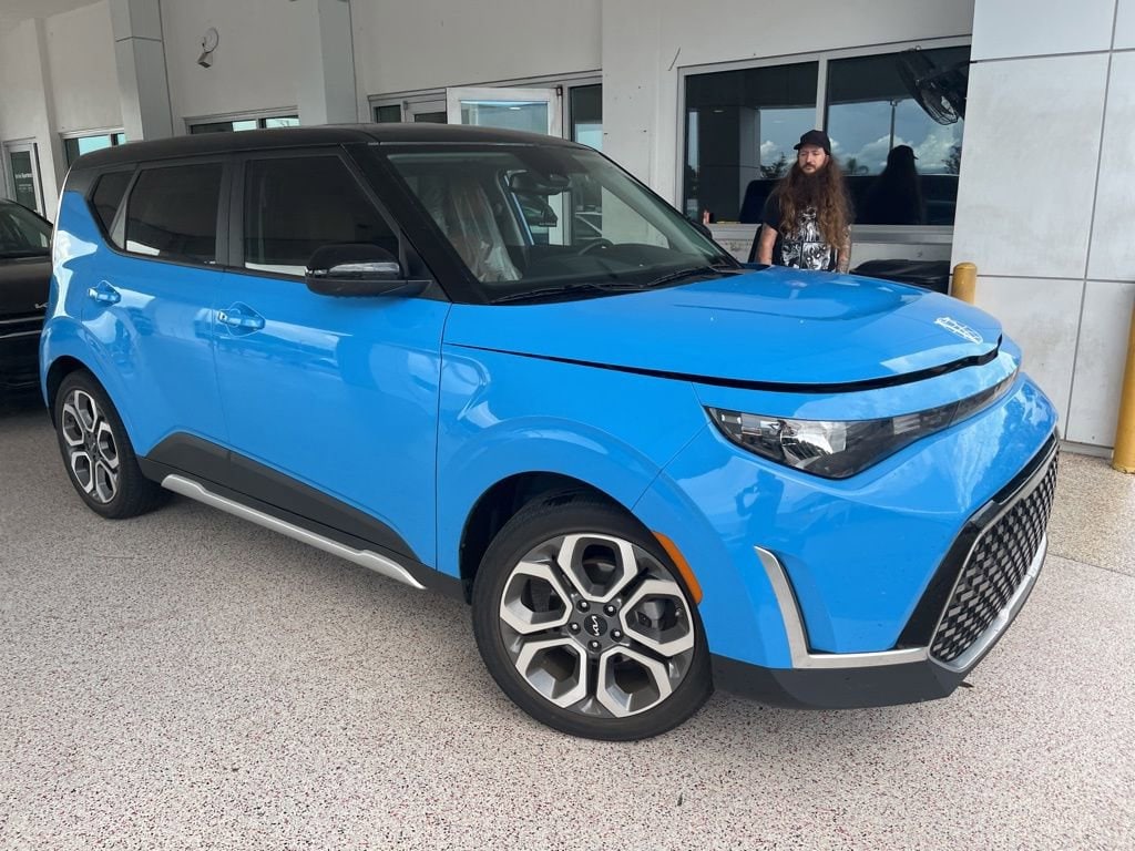 2025 Kia Soul 2.0L EX 6 IVT's photo