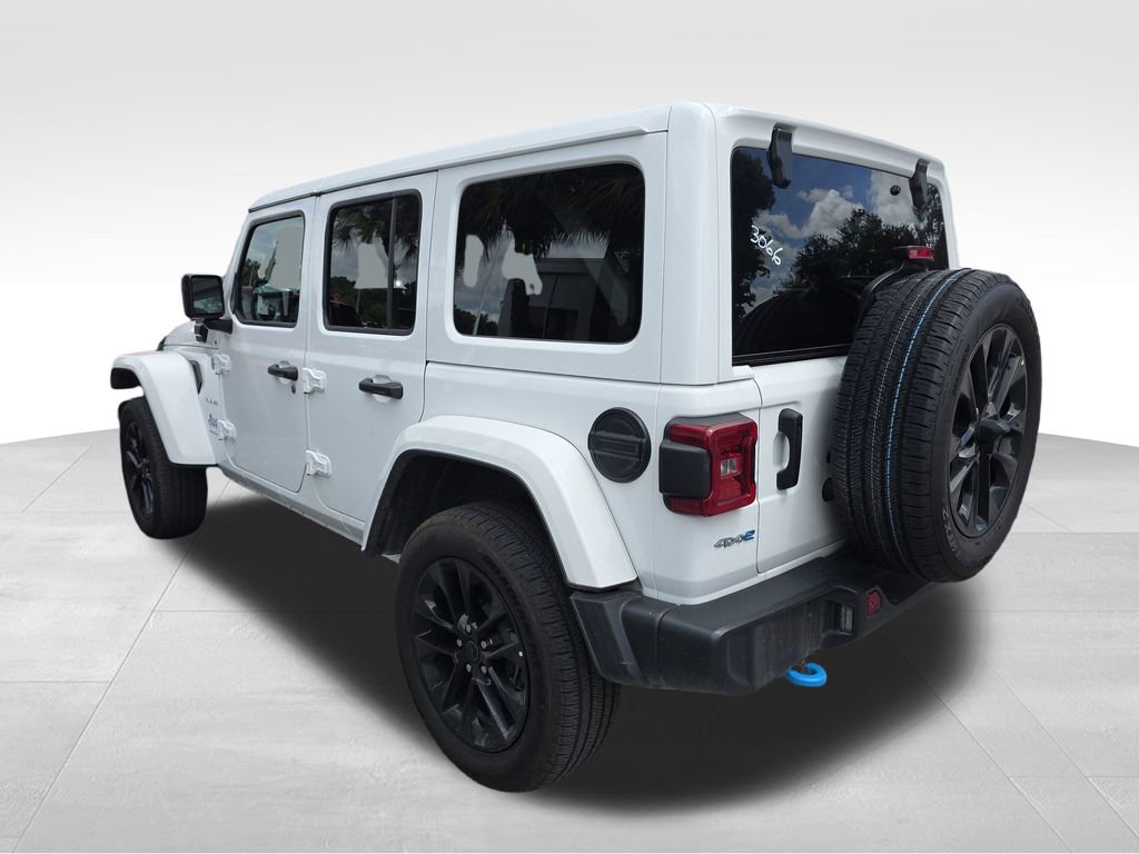 2024 Jeep Wrangler 4xe Sahara photo 3