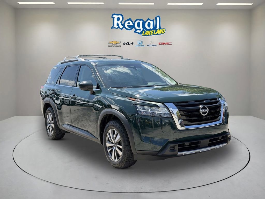 2023 Nissan Pathfinder SL 4WD's photo