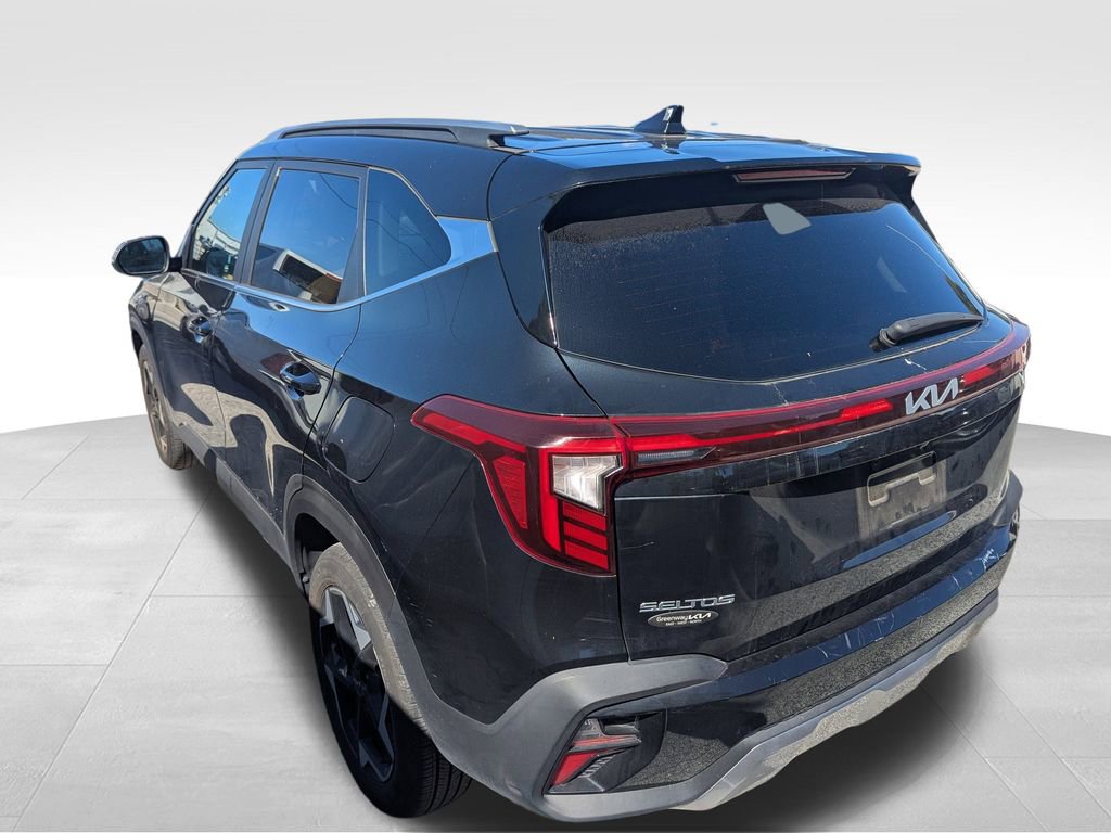 2024 Kia Seltos EX photo 2