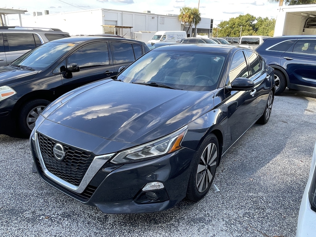 Used 2021 Nissan Altima 2.5 SL Sedan