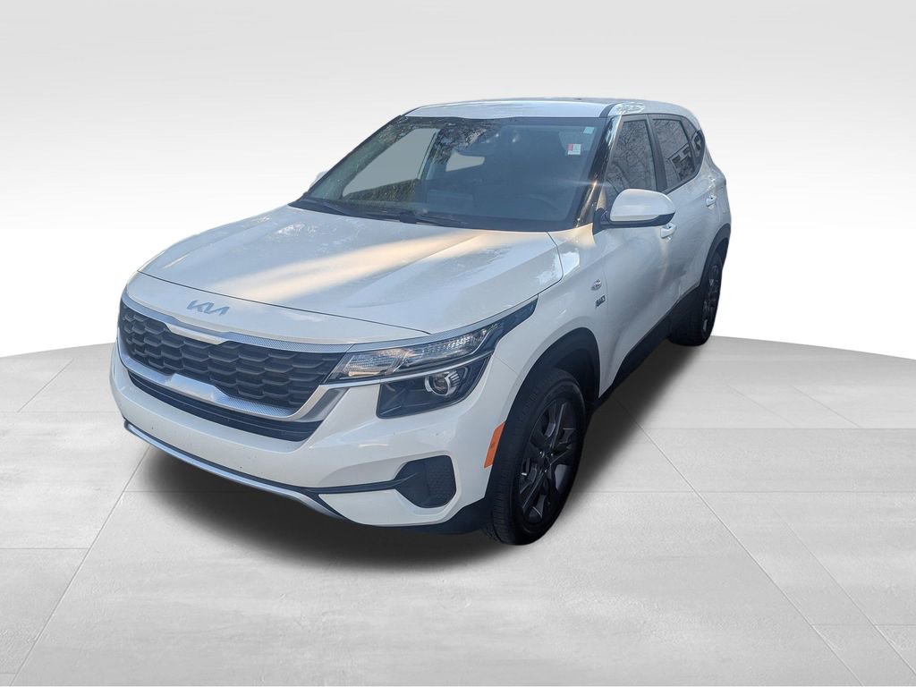 2023 Kia Seltos LX photo 3