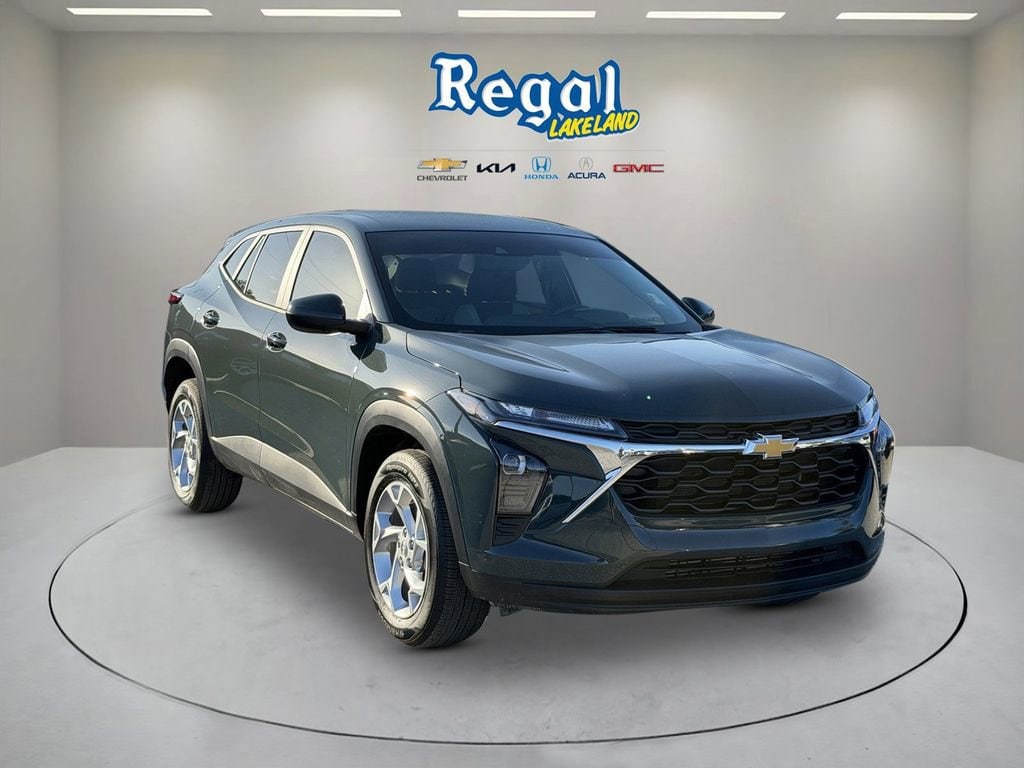 2025 Chevrolet Trax LS's photo