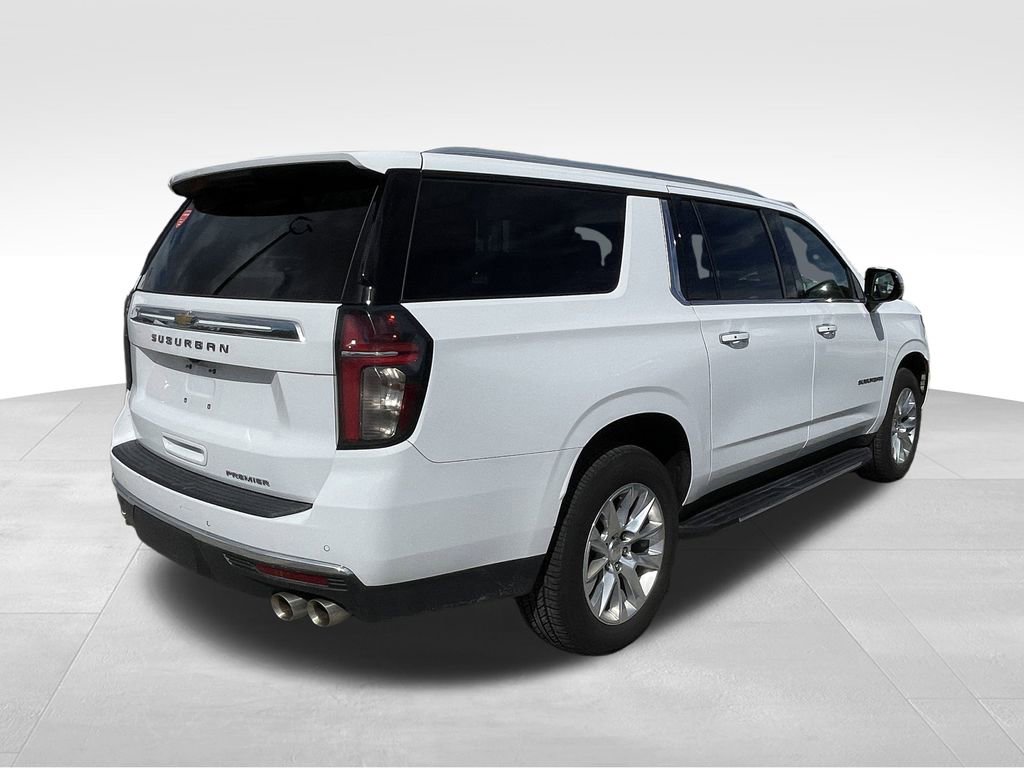 2023 Chevrolet Suburban Premier photo 2