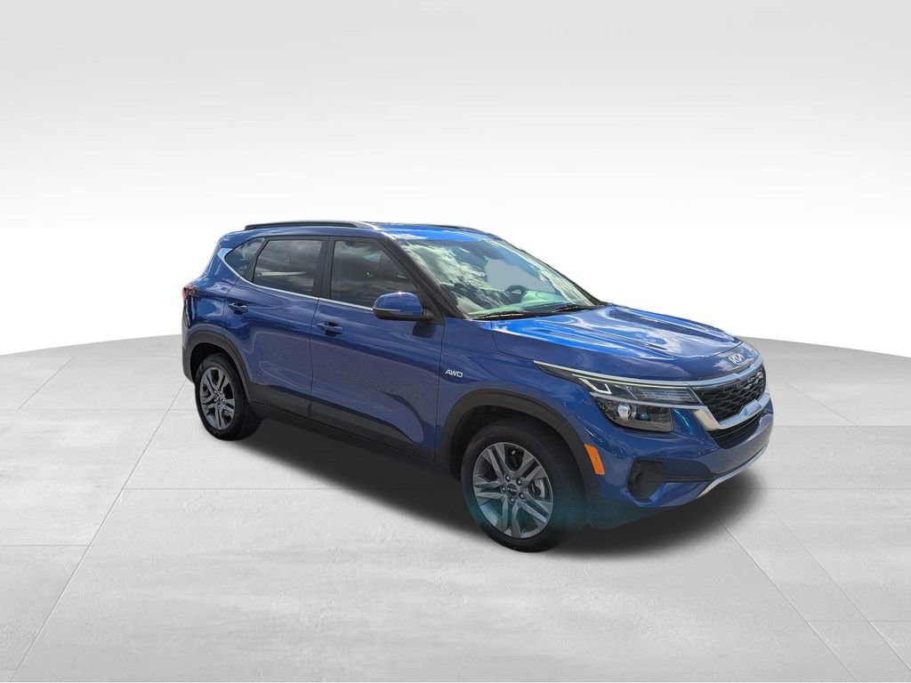 2023 Kia Seltos S photo 2