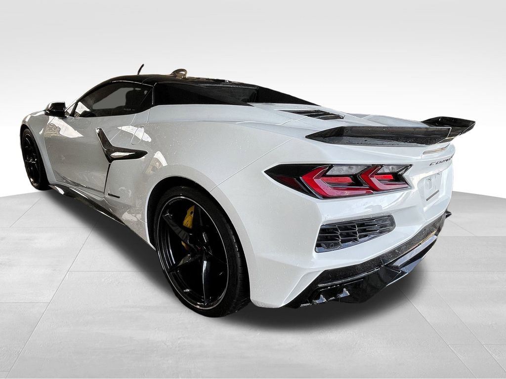 2025 Chevrolet Corvette E-Ray 3LZ photo 3