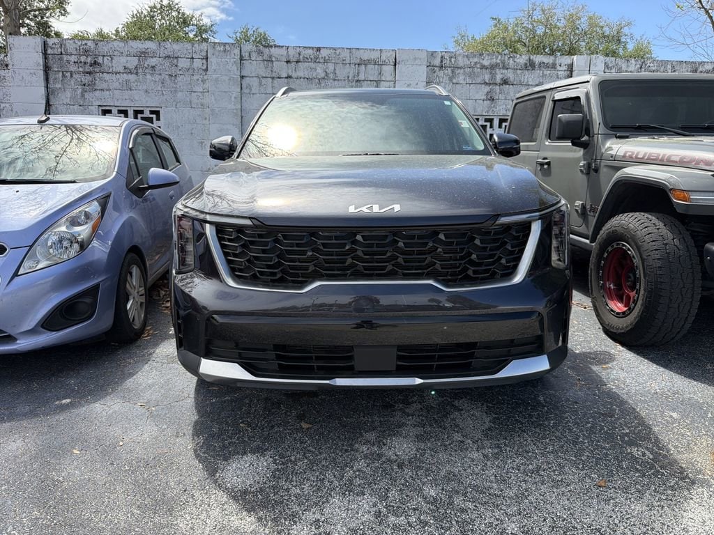 Used 2025 Kia Sorento S SUV