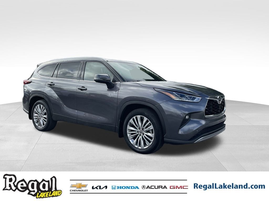 Used 2024 Toyota Highlander Platinum SUV