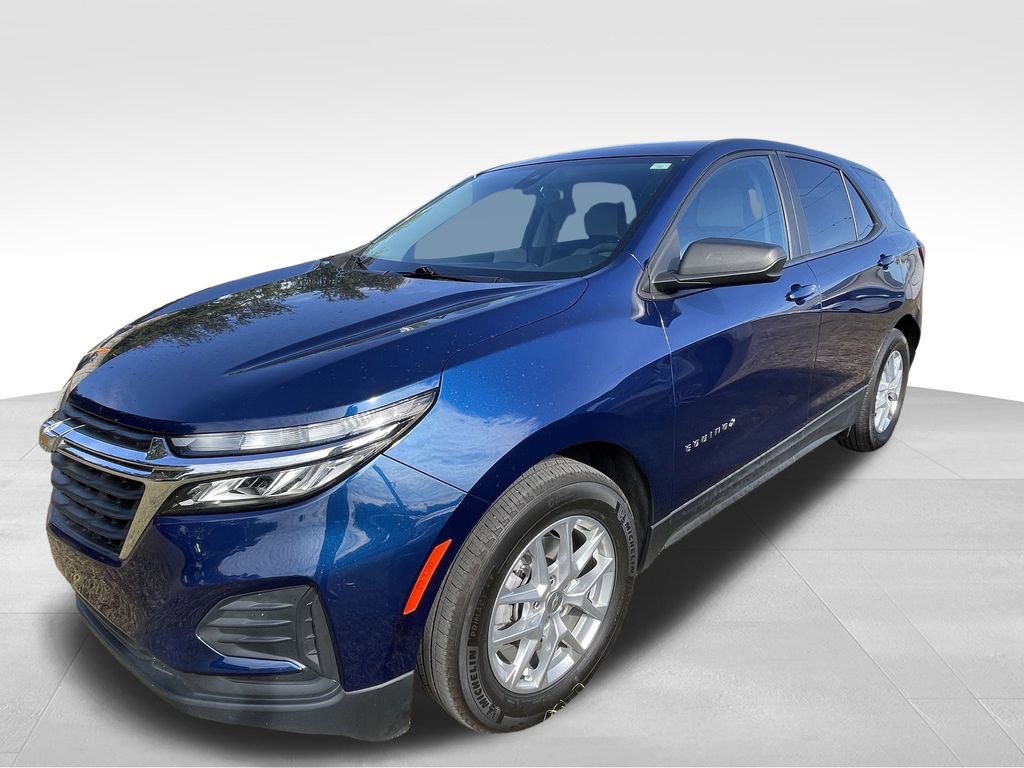 2022 Chevrolet Equinox LS photo 3