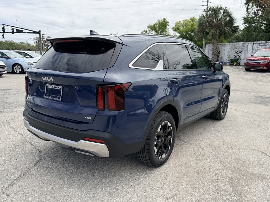 Used 2025 Kia Sorento S SUV