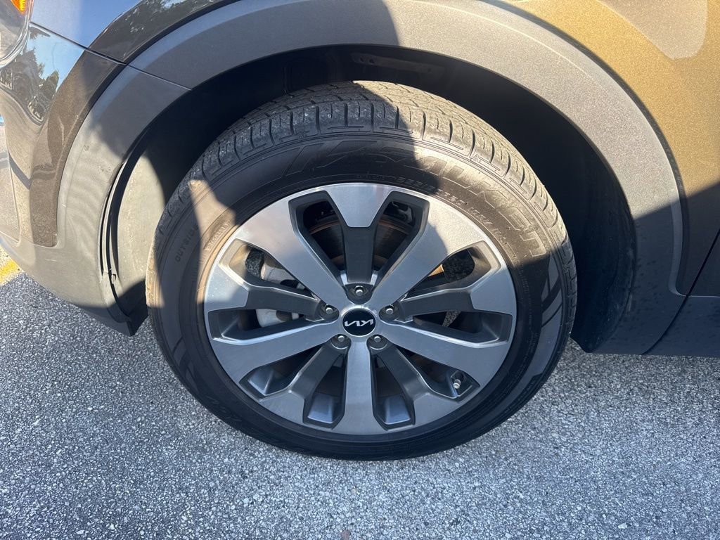 2022 Kia Telluride EX photo 2